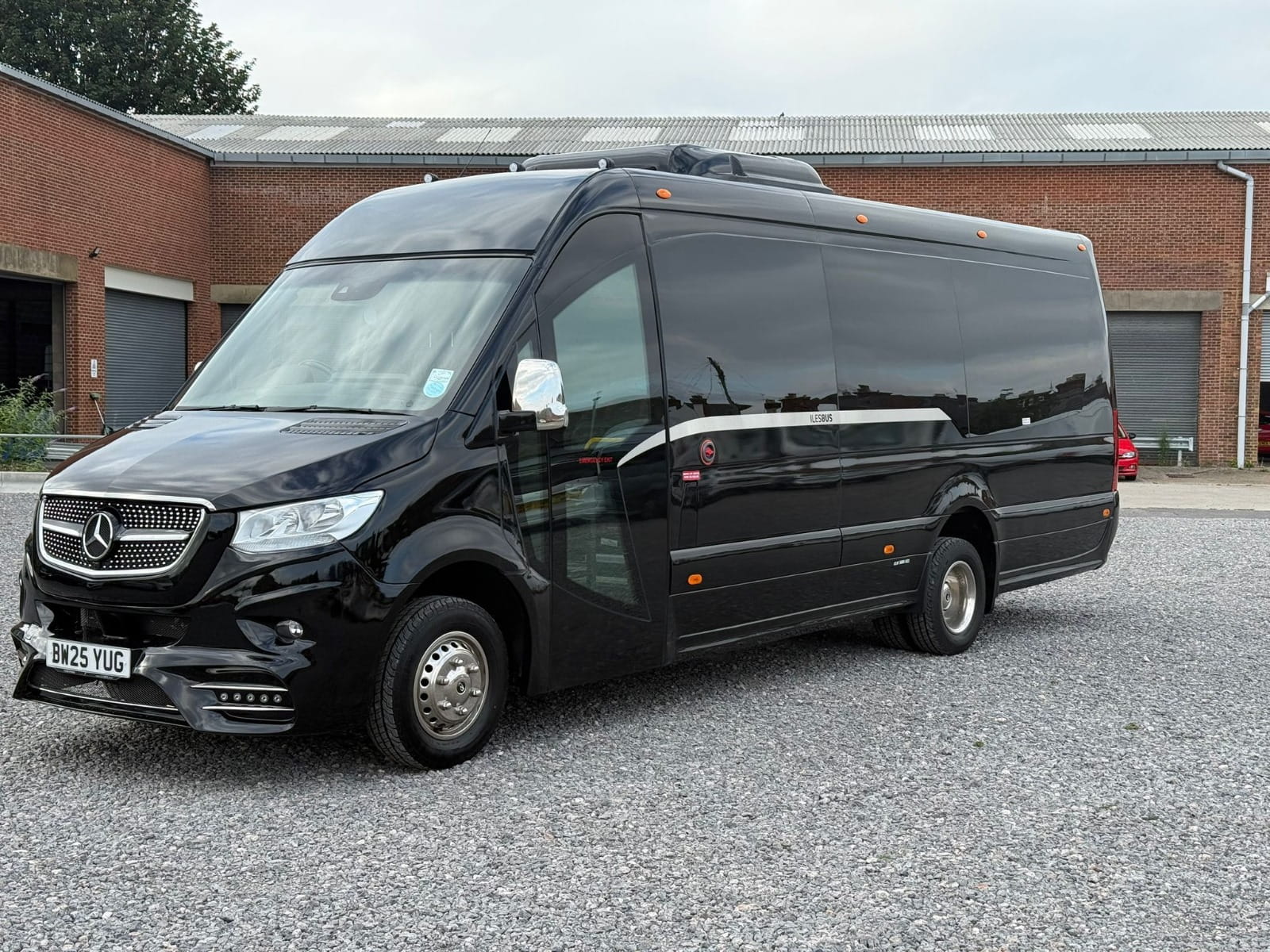 22 Seater Minibus Hire UK – large group transport, corporate and sports teams